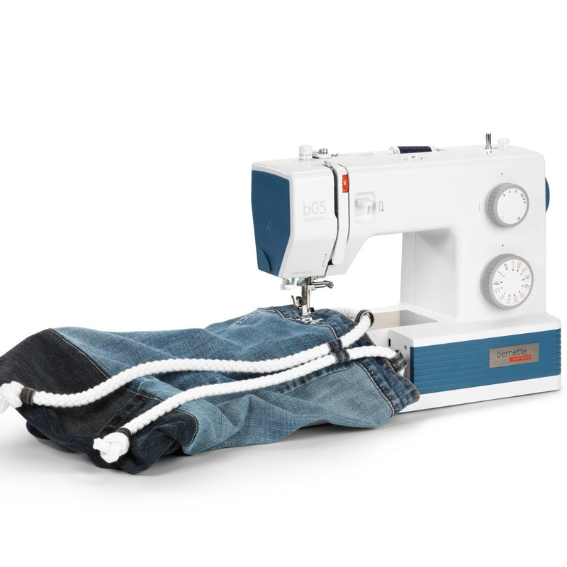 REFURBISHED Bernette B05 Academy Sewing Machine - Swing Design7