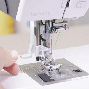 Bernette B77 Deco Sewing & Quilting Machine Bundle Brother Sewing Bundle Bernette 