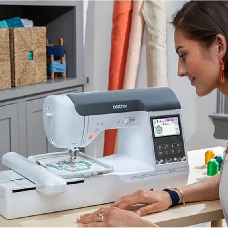 Brother SE2000 Embroidery & Sewing Machine w/ 5" x 7" Hoop & 40+ Accessories - Swing Design