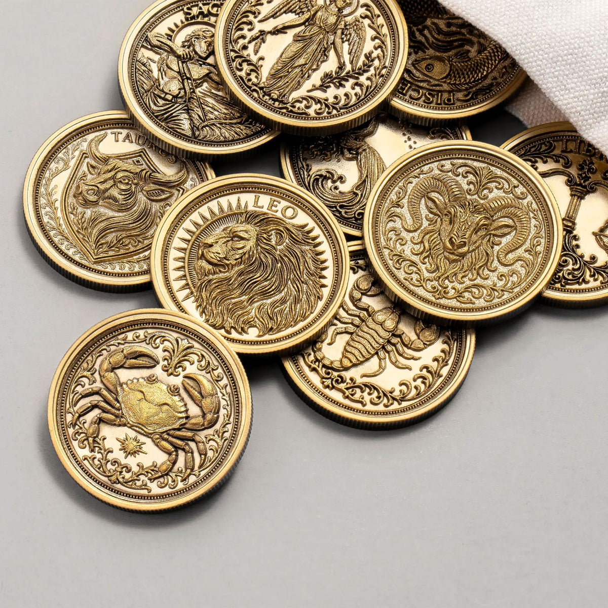 xTool F2 Ultra 60W MOPA &amp; 40W Diode Laser Engraver with Conveyor System Laser Engraver xTool 