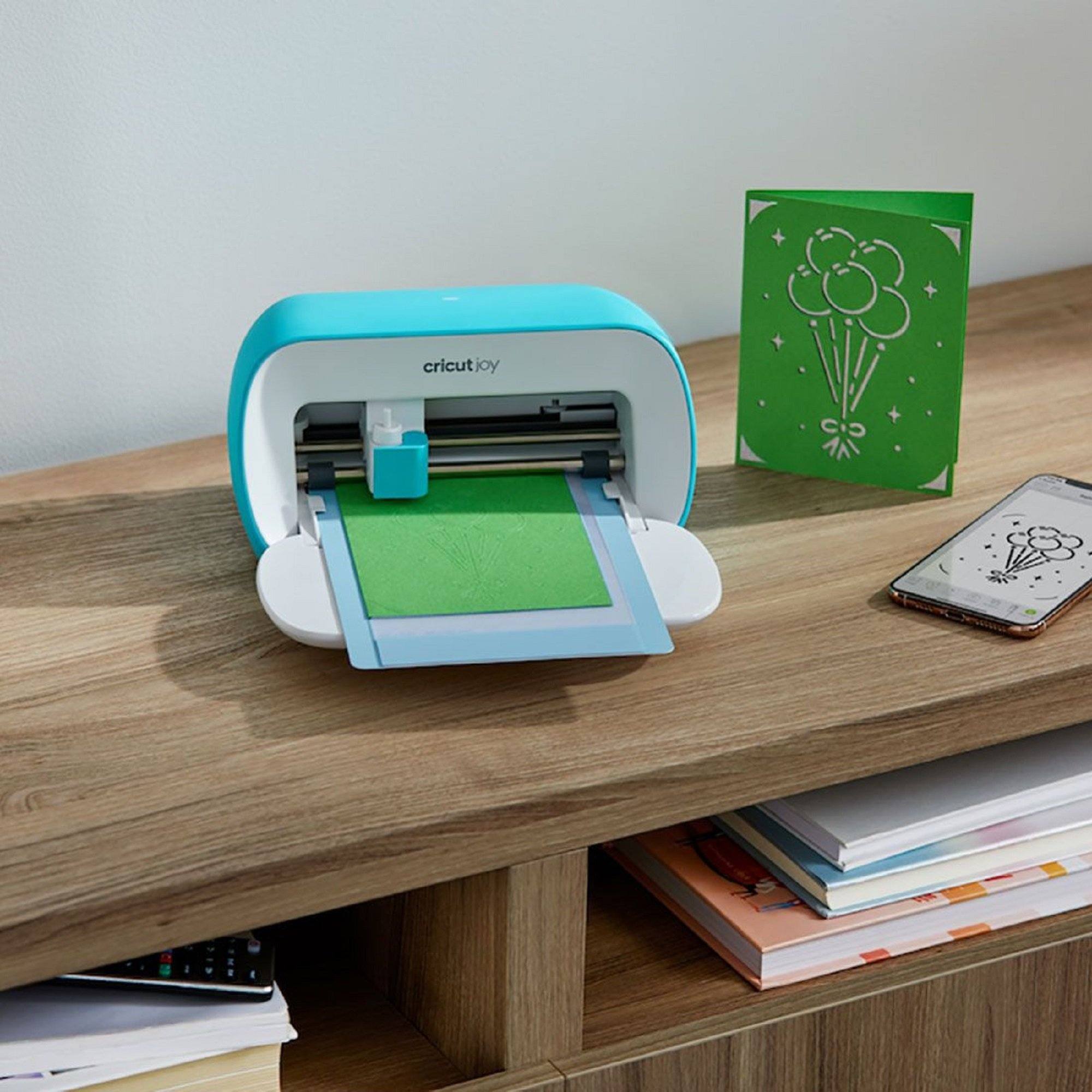 Jennifer's Little World blog - Parenting, craft and travel: Review - The Cricut  Mini from Provo Craft
